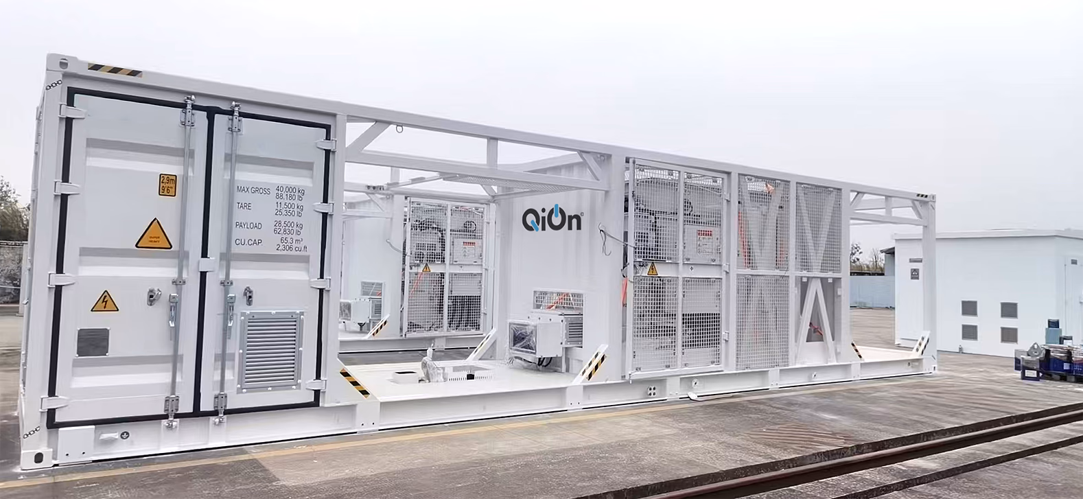 THUNDERGRID BESS power plant in desert environment