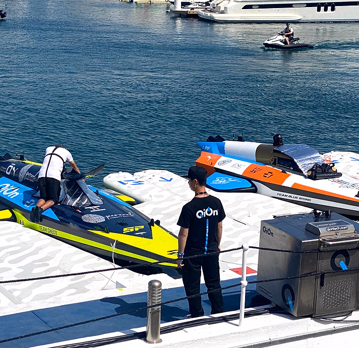 Mobile inox ultrafast charger for motorsport by QiOn