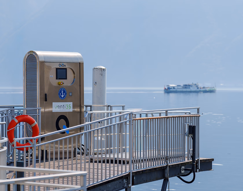 QiOn Qube hanging installation in Venice